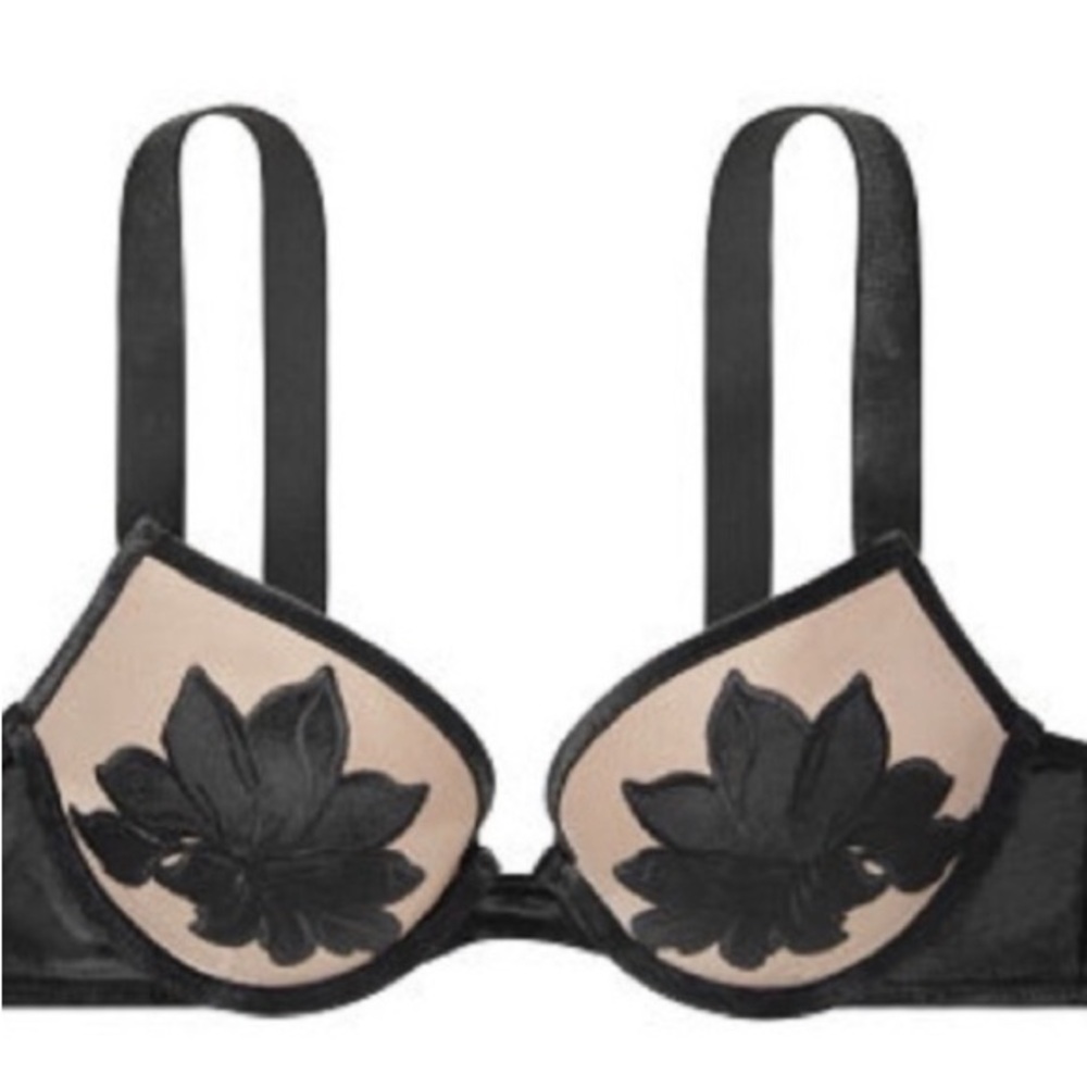 Victoria Secret 34D black velvet very sexy push up bra with nude details